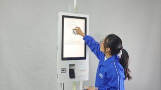 24 inch vloerstaande zelfbedieningsbetalingskiosk POS-station