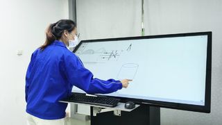 65 inch Nvidia PCAP touchscreenkiosk voor onderwijs