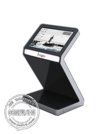 Hoge Helderheid de Computer van de de Kioskvertoning van het 32 Duimtouche screen of Android-Configuratie, Leuke z-Vormige Tribune