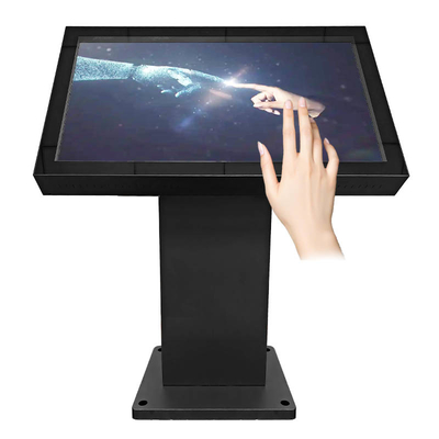 43 inch ventilatorloze IP65 waterdicht buitenshuis wegwijzer touchscreen totem zwart en aluminium plaat warmteafvoer inbegrepen