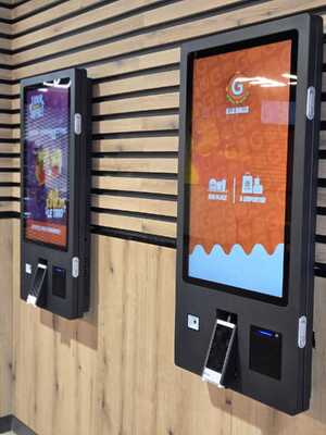 32 inch Full HD interactieve betaalkiosk met 10-punts multi-touch-scherm en geïntegreerde multi-betalingsmethoden