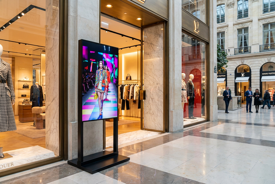 43 inch Super Thin 700 Nits Helderheid Wifi Digital Signage Kiosk Display